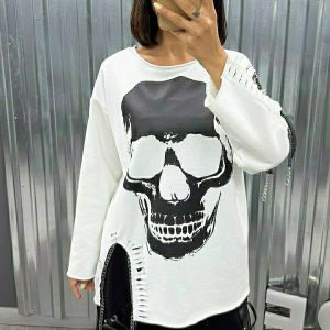 ΜΠΛΟΥΖΑ ΜΕ ΤΥΠΟΜΑ ΝΕΚΡΟΚΕΦΑΛΗ.ΣΤΟ ΠΛΑΙ ΜΕ ΚΟΨΙΜΟ ΚΑΙ ΑΛΥΣΙΔΑ.