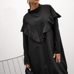 ΓΥΝΑΙΚΕΙΟ ΦΟΡΕΜΑ ΜΑΥΡΟ ΜΕ ΒΟΛΑΝ ΣΤΟ ΣΤΗΘΟΣ ΚΑΙ ΠΟΙΟ ΠΑΝΩ ΑΠΟ ΤΟ ΓΟΝΑΤΟ ΓΙΑ ΚΑΘΕ ΩΡΑ.