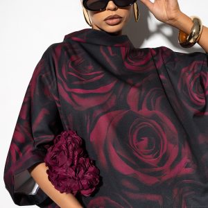 ΜΠΛΟ'ΥΖΑ Κ'ΟΚΚΙΝΗ Μ'Ε ΣΧ'ΕΔΙΟ ΜΕΓ'ΑΛΑ ΤΡΙΑΝΤ'ΑΦΥΛΛΑ Σ'Ε ΣΤ'ΥΛ ΝΥΧΤΕΡ'ΙΔΑΣ ΜΠΡΟΣΤ'Α ΚΟΝΤ'Ο ΚΑ'Ι Π'ΙΣΩ ΜΑΚΡ'Υ Γ'ΙΑ 'ΟΛΕΣ ΤΙΣ 'ΩΡΕΣ