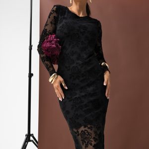 ΜΑΥΡΟ ΦΟΡΕΜΑ ΜΕ ΔΙΑΦΑΝΕΙΑ ΠΟΥ ΛΑΤΡΕΥΩ ΚΑΙ ΣΧΕΔΙΑ ΜΕ ΛΟΥΛΟΥΔΙΑ ΣΤΟ ΤΟΥΛΙ ΚΑΙ Η ΦΟΔΡΑ ΜΕΣΑ ΕΙΝΑΙ ΒΑΜΒΑΚΕΡΟ ΥΦΑΣΜΑ ΓΙΑ ΟΛΕΣ ΤΙΣ ΩΡΕΣ