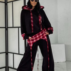 ΣΕΤ ΜΑ'ΥΡΟ ΒΑΜΒΑΚΕΡ'Ο ΜΕ ΚΟΥΚΟ'ΥΛΑ ΚΑΙ ΚΑΡ'Ο ΚΟΡΔ'ΟΝΙΑ ΚΑΙ ΣΤΟ Κ'ΑΤΩ Μ'ΕΡΟΣ ΤΗΣ ΜΠΛΟ'ΥΖΑΣ 'ΕΧΕΙ ΚΑΡ'Ο.ΤΟ ΠΑΝΤΕΛ'ΟΝΙ Ε'ΙΝΑΙ ΦΑΡΔ'Υ ΩΡΑΙ'Ο ΣΤΥΛ ΓΙΑ Κ'ΑΘΕ 'ΕΞΟΔΟ.