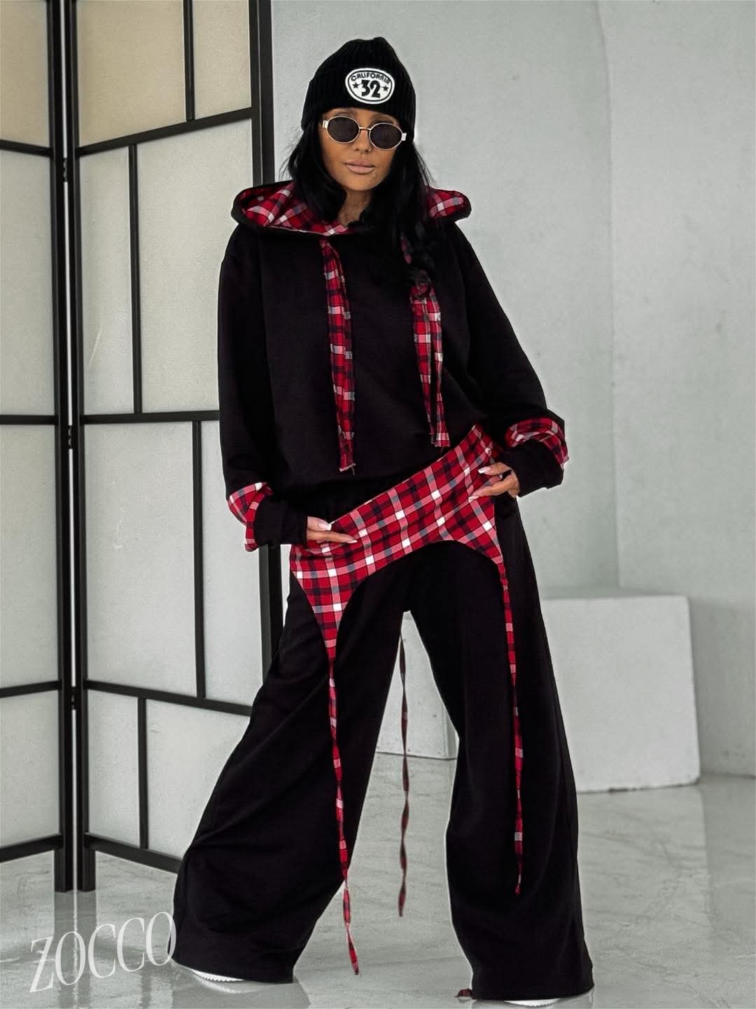 ΣΕΤ ΜΑ'ΥΡΟ ΜΕ ΚΑΡ'Ο