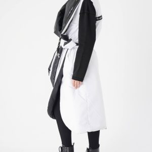 ΑΜ'ΑΝΙΚΟ ΜΠΟΥΦ'ΑΝ ΚΑΠΙΤΟΝ'Ε ΜΕ Ζ'ΩΝΗ ΣΤΗΝ Μ'ΕΣΗ ΚΑΙ 'ΕΝΑ 'ΟΜΟΡΦΟ ΓΙΑΚ'Α ΦΟΡΙ'ΕΤΑΙ ΑΠ'Ο Τ'ΗΣ Δ'ΥΟ ΠΛΕΥΡ'ΕΣ ΓΙΑ Κ'ΑΘΕ 'ΩΡΑ